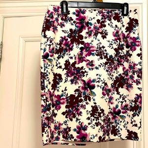 Ann Taylor purple floral pencil skirt